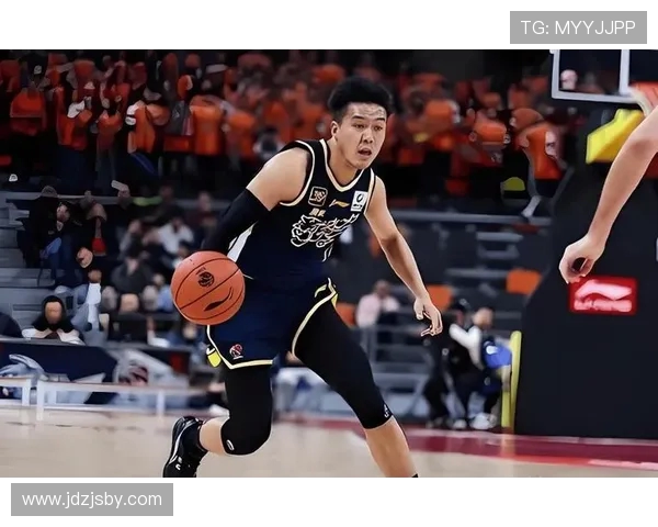 首钢 100 万签黄荣奇！辽宁锁定双外援，北控外教求职